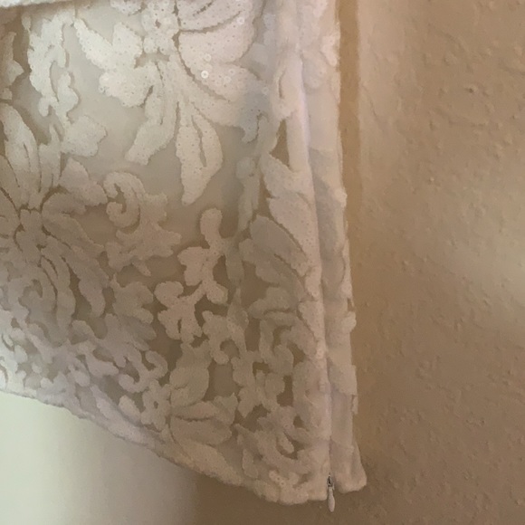 Delicate Lace and Sequins with a Floral Design DVF White Blouse - Picture 11 of 12